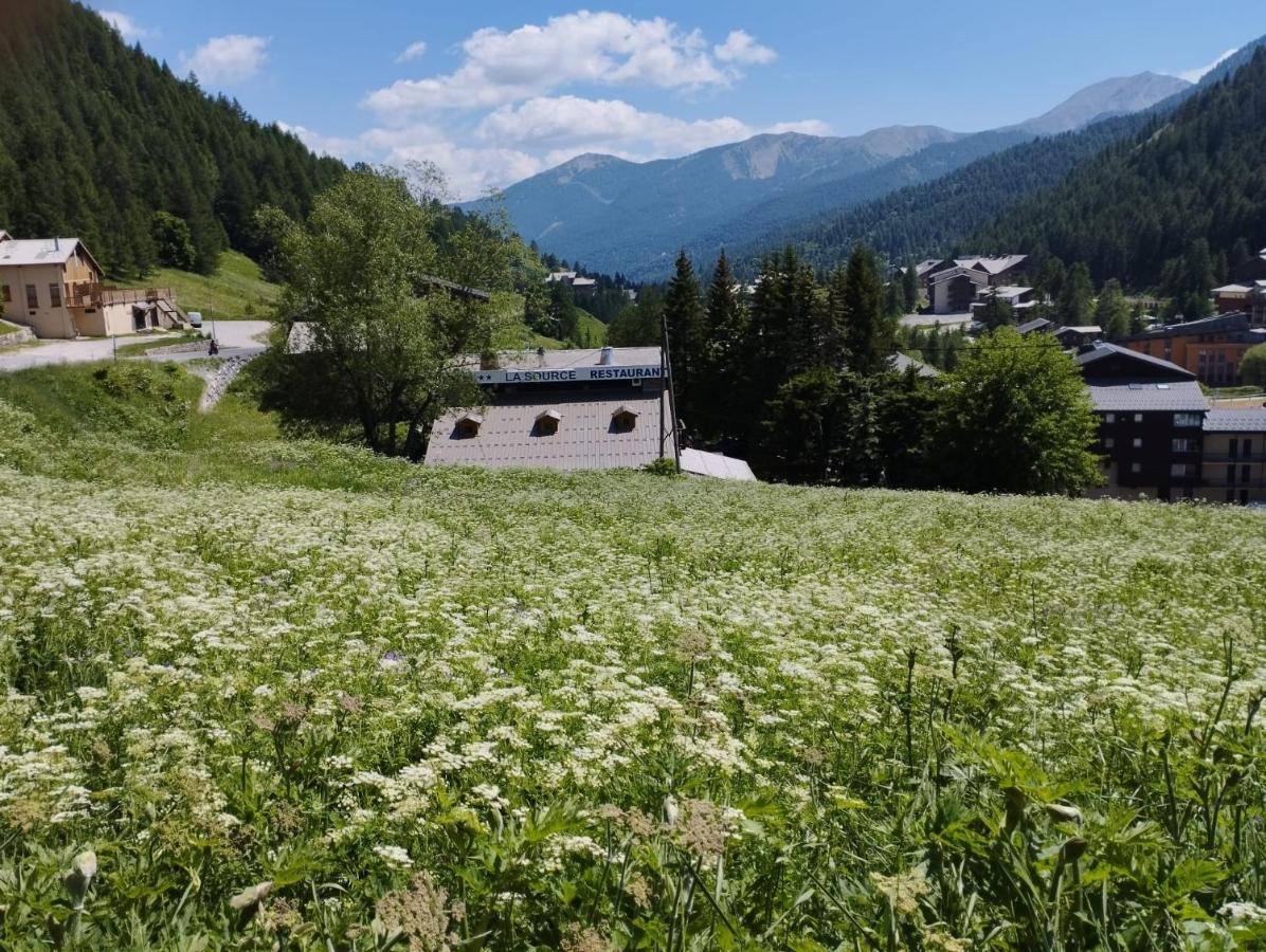Hotel la Source Allos Exterior foto