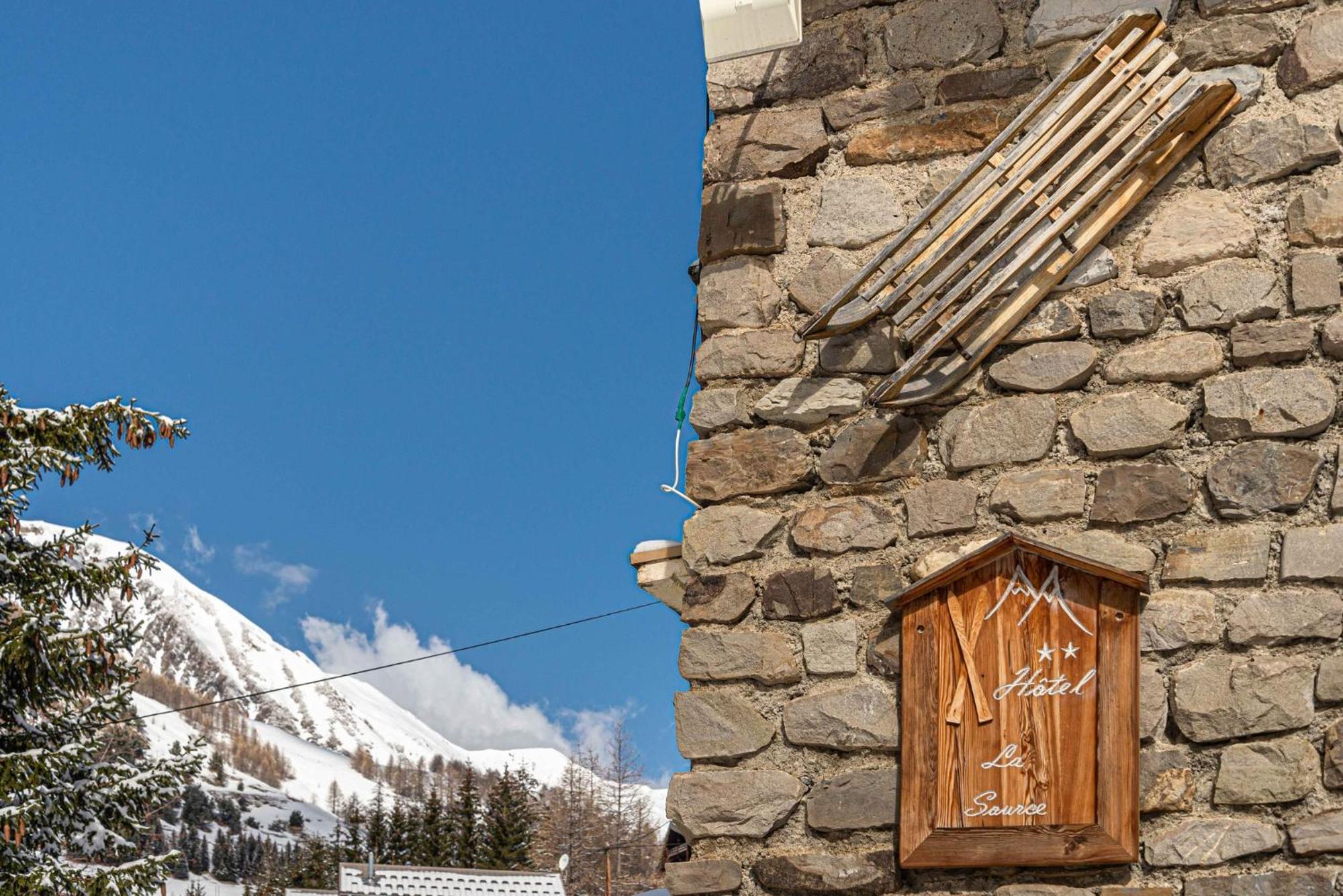 Hotel la Source Allos Exterior foto